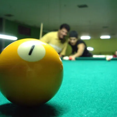 Lrs River & Отель